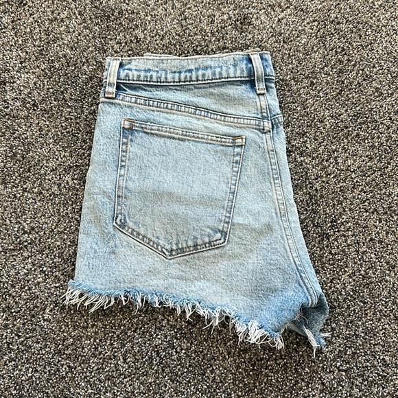 Abercrombie & Fitch The Mom Short - Picture 3 of 4